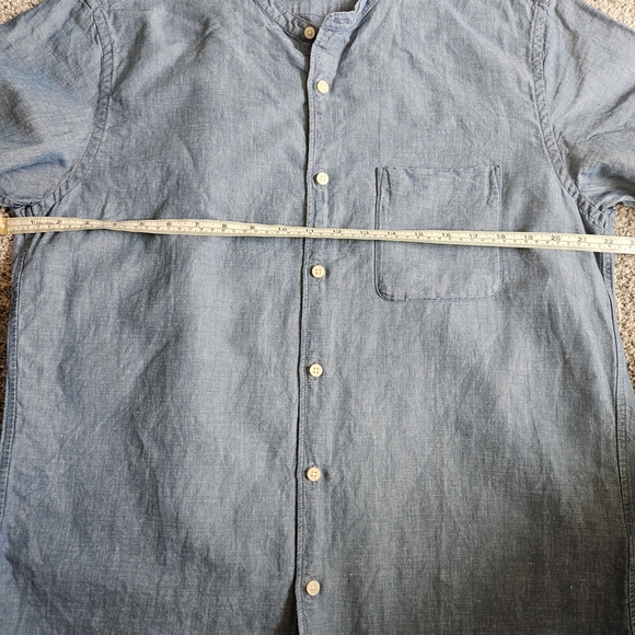 Uniqlo Indigo Chambray Short-Sleeve Button-Down Shirt - Picture 3 of 5